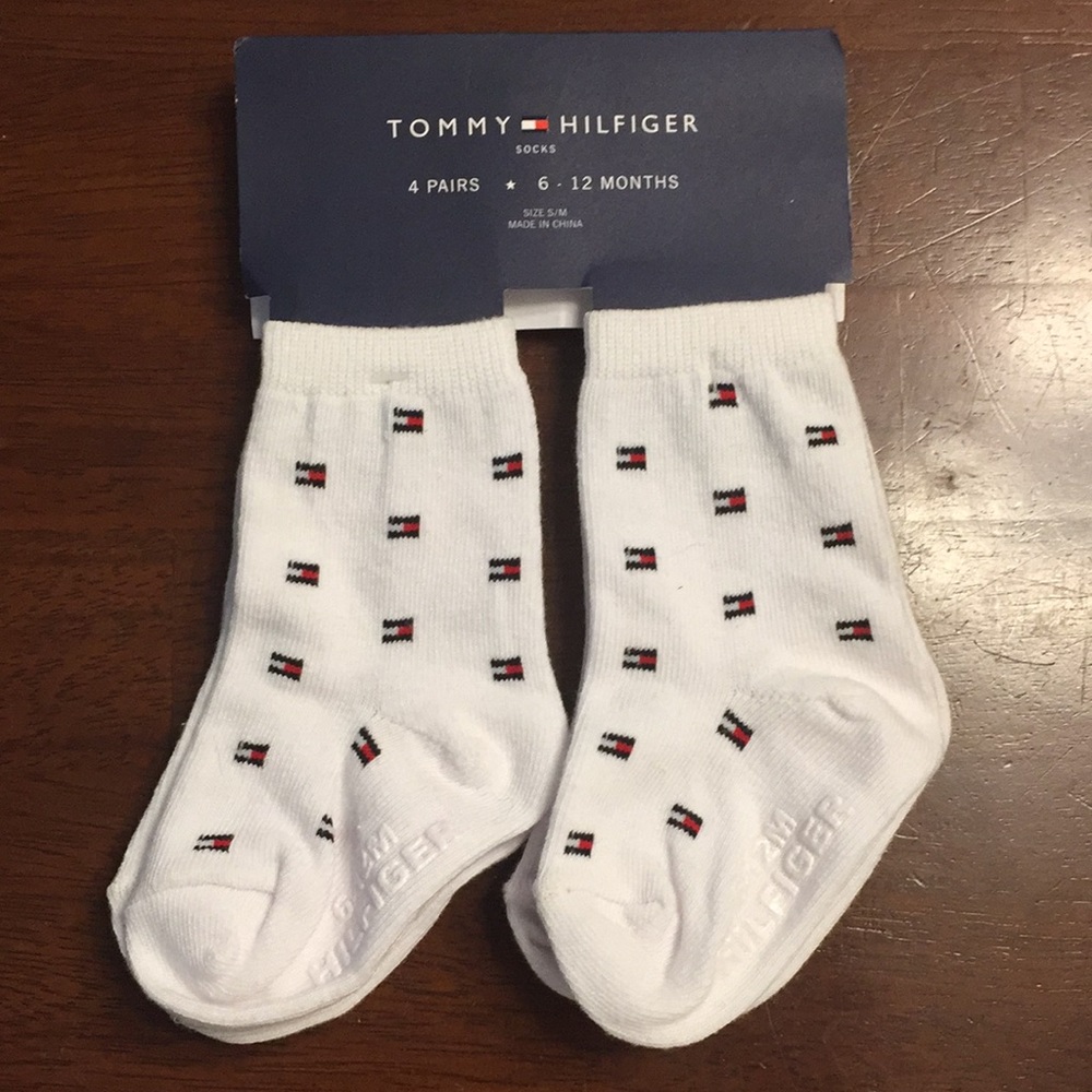 Tommy Hilfiger New kids socks 4 in package 6-12mts